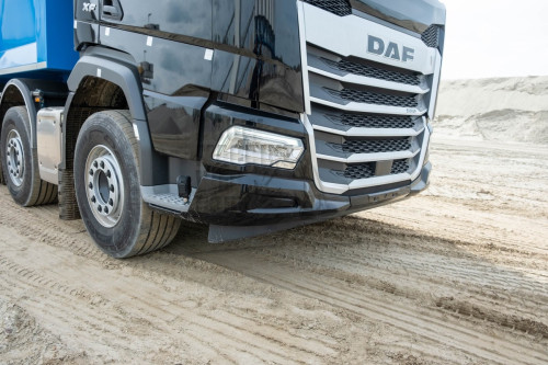 DAF XF530 10x4 -06 Voorzien van de Robust-bumper